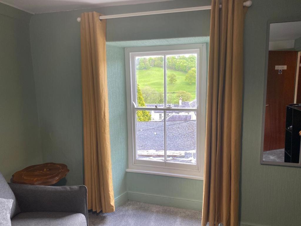 Kings Arms Hotel Llandysul Eksteriør billede